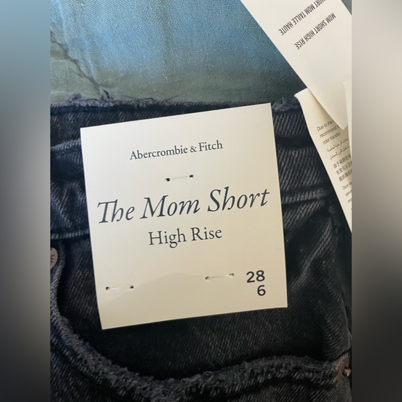 NWT Abercrombie the mom short ~ high rise. Size 28 - Picture 5 of 7